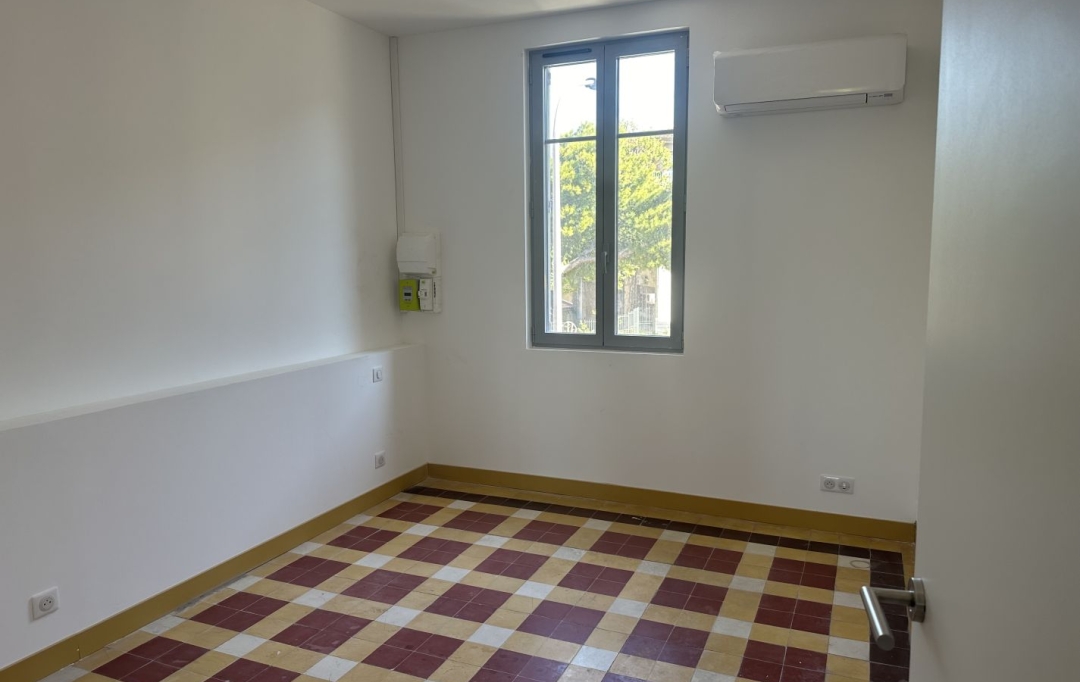 Annonces CHATEAURENARD : Apartment | SORGUES (84700) | 50 m2 | 530 € 